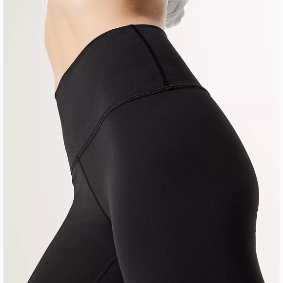 Lululemon Wunder Unders - Picture 3 of 3